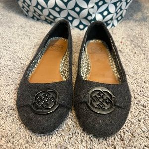 Daisy Fuentes great wool-blend flats